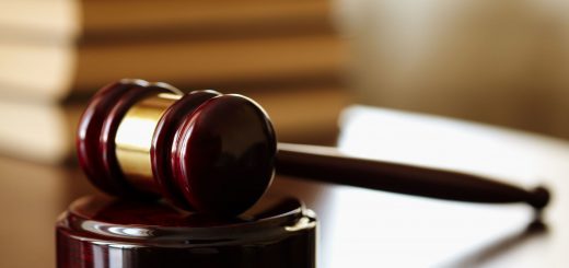 gavel, selective focus on nearestl part