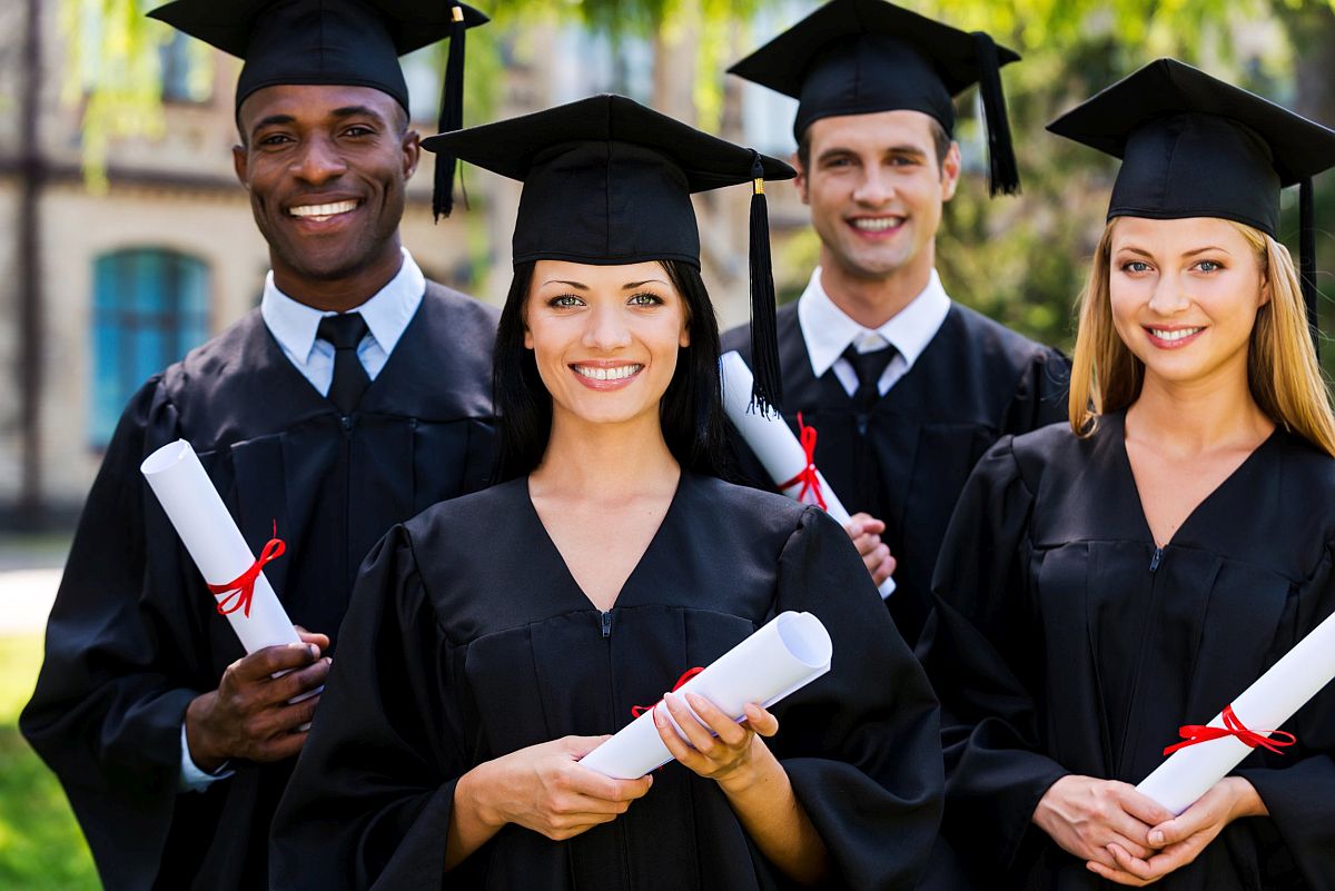 graduating class picture; demographics of the new labor movement concept